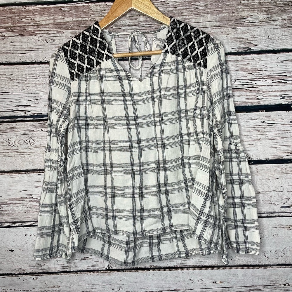 Caslon Plaid Boho Blouse with Bell Sleeves White Black Size Medium Tie Back Neck